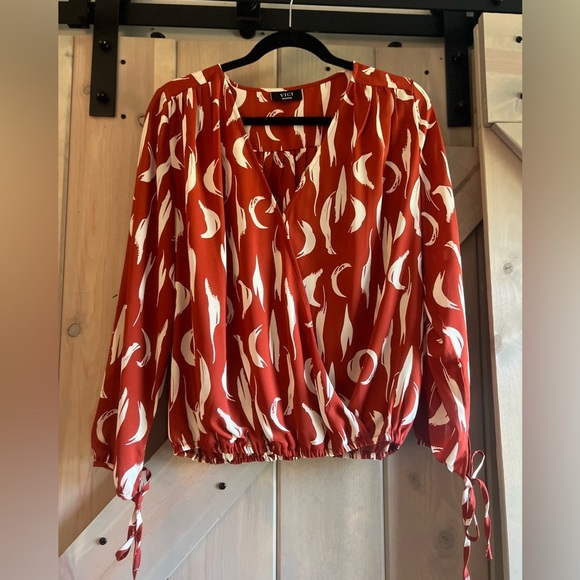 NWOT VICI Tie Sleeve Wrap Blouse - Picture 1 of 5